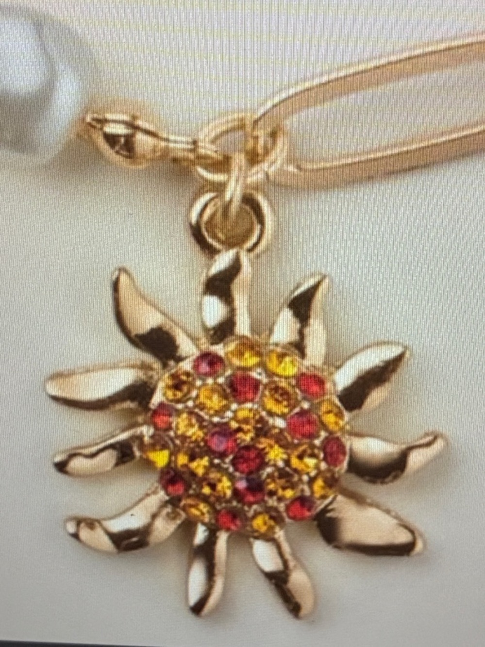 Bloom and Glow Pearly Bracelet